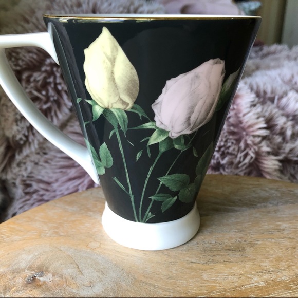 Ted Baker x Portmeiron ‘Rosie Lee’ footed teacup - Picture 4 of 8